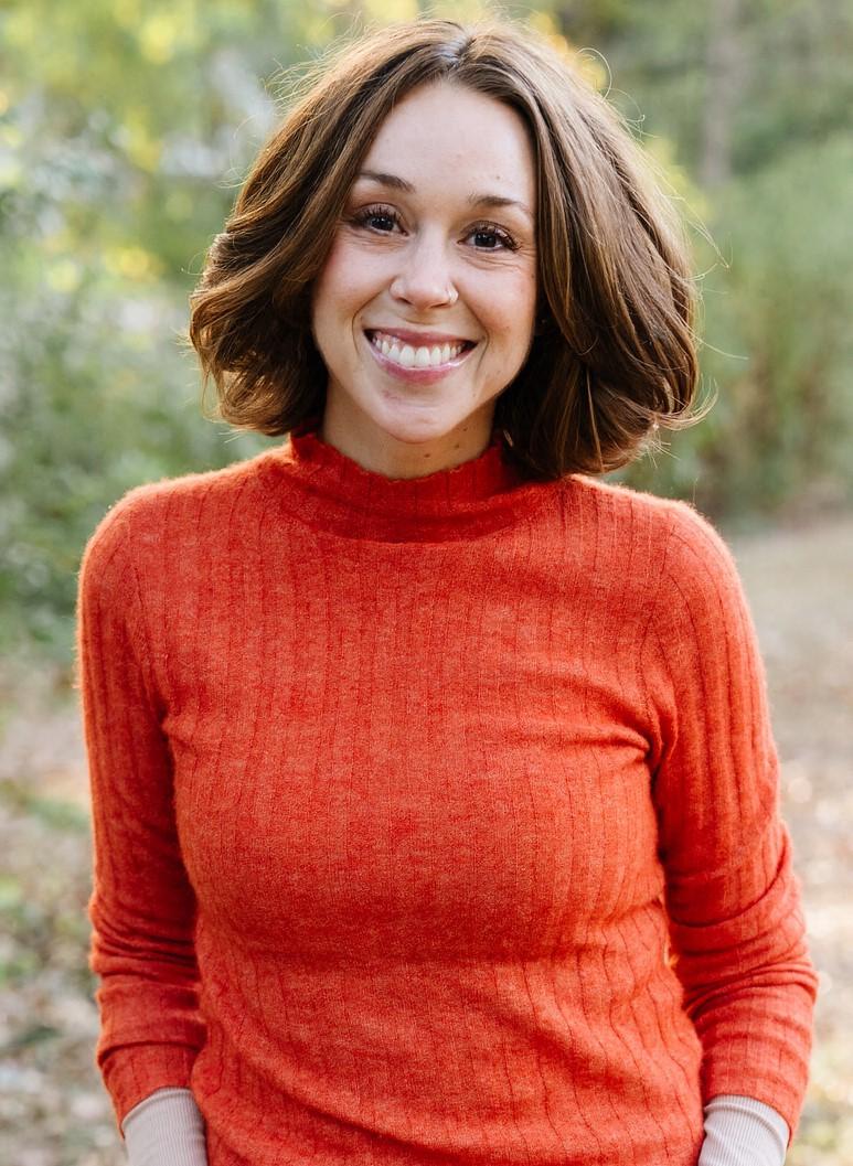 Caitlin Mullins headshot