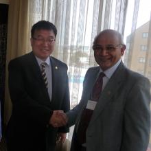 Shi received the IAQ Academician award, and was congratulated by Sr. Mary Jean Ryan, Chair of the International Academy for Quality (left), and Mr. Janak Mehta, President of the International Academy for Quality (right)